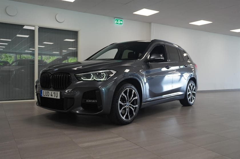 Bild 1 av BMW X1 xDrive25e xDrive 25e M-Sport HUD Fartpilot Backkamera Drag HiFi Keyless