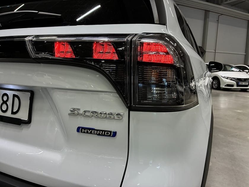 Bild 3 av Suzuki S-Cross HEV AllGrip 115Hk Automat | AWD Vinterhjul