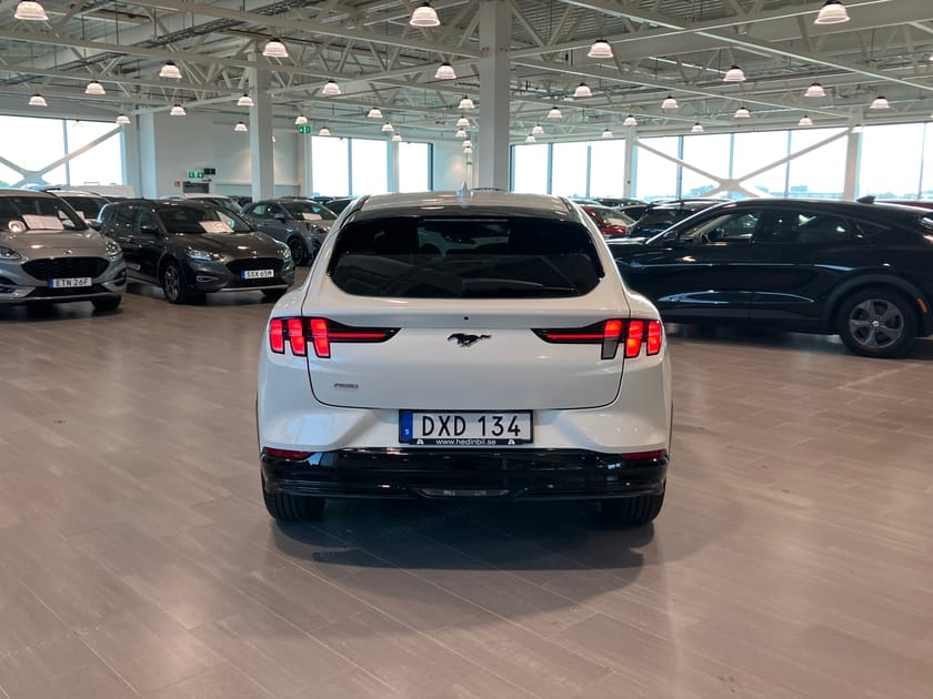 Bild 3 av Ford Mustang Mach-E Standard Range AWD / Teknik Pkt. / B&O / 360Kamera