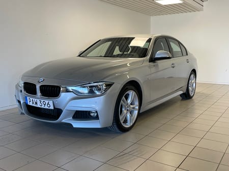 BMW 330i xDrive Sedan