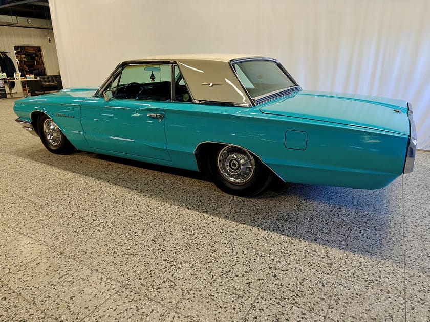 Bild 3 av Ford Thunderbird Hardtop 6.4 V8 Cruise-O-Matic, 304hk