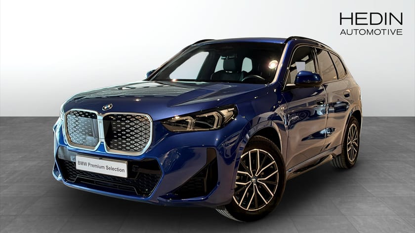 Bild 1 av BMW iX1 xDrive30 30e M-Sport Rattvärme Sportstolar Drag