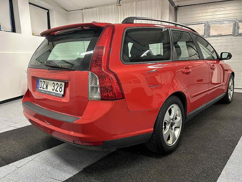 Bild 2 av Volvo V50 2.0 D 136 hk Kinetic Euro 4 GÖR DET SJÄLV BIL