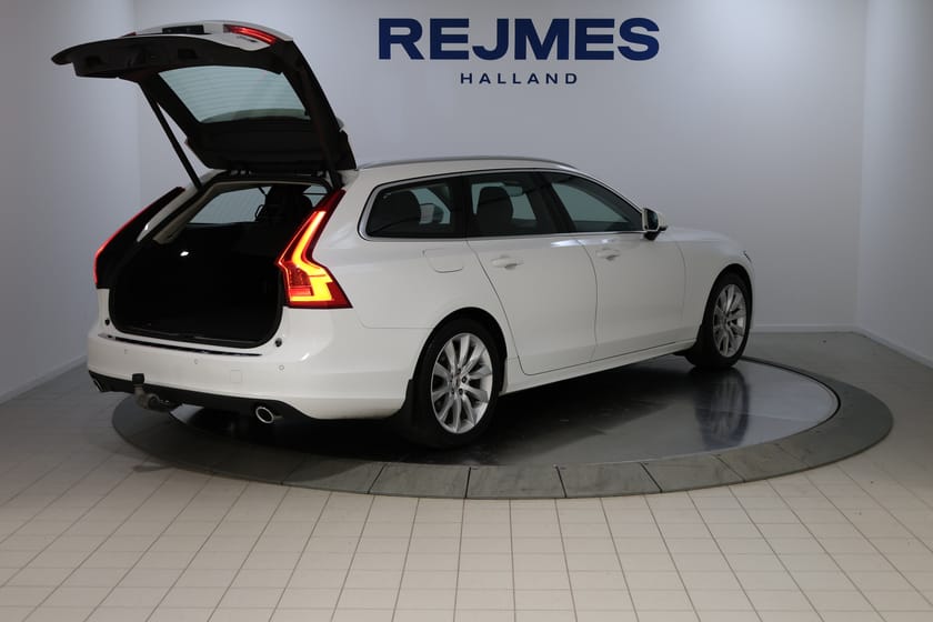 Bild 5 av Volvo V90 D4 AWD Momentum Edition | Dragkrok | Elmanövrerad förarstol | Smartphone Integration |