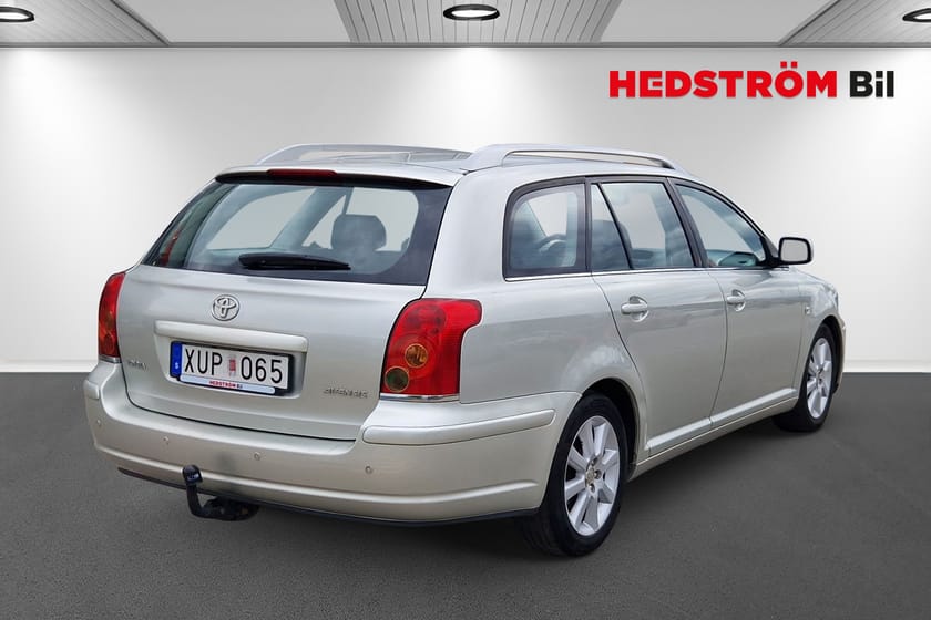 Bild 3 av Toyota Avensis Kombi 2.0 D-4 Bensin 137hk