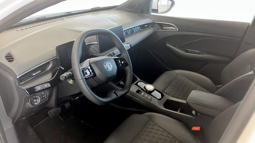 Bild 3 av MG 3 Hybrid+ LUX Hybrid 1.5 AT / lagerkampanj