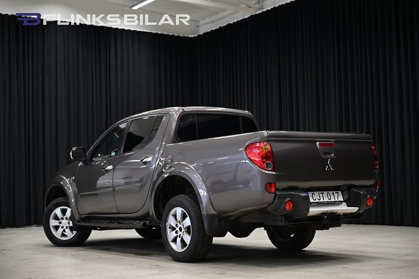 Bild 4 av Mitsubishi L200 Dubbelhytt 2.5 4x4 178HK Automat|Dubbelhytt|Drag|M-Värmare|Rolltop
