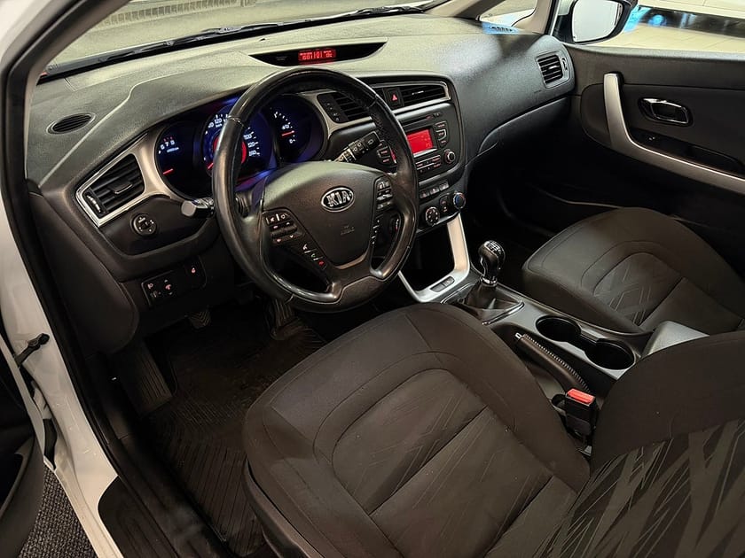 Bild 5 av Kia cee'd 1.4 Special Edition 99hk | Vinterhjul | Fullservad