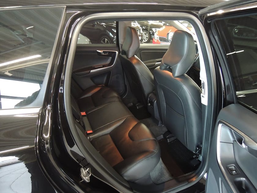 Bild 4 av Volvo XC60 D4 AWD Classic Summum Skinn Drag SoV