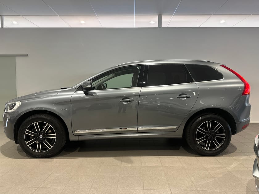 Bild 3 av Volvo XC60 T5 Summum Business E, Sensorer fram/bak, Eluppvärmt baksäte