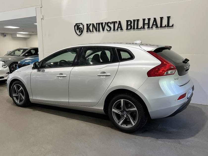 Bild 2 av Volvo V40 T2 Geartronic Business Värmare Lågmil 122hk