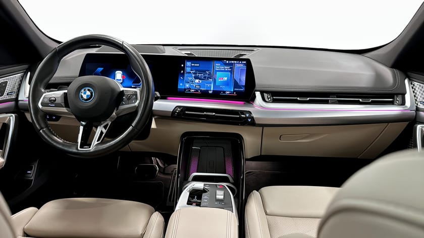 Bild 4 av BMW iX1 xDrive30 M Sport Innovation Comfort Travel 20"
