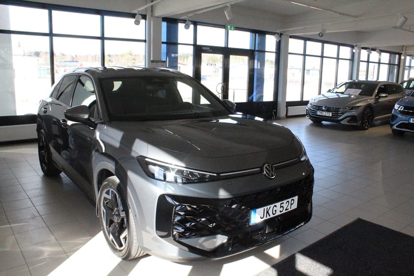 Bild 2 av Volkswagen T-Roc R-Line  1.5 ETSI 150HK DSG7 Drag