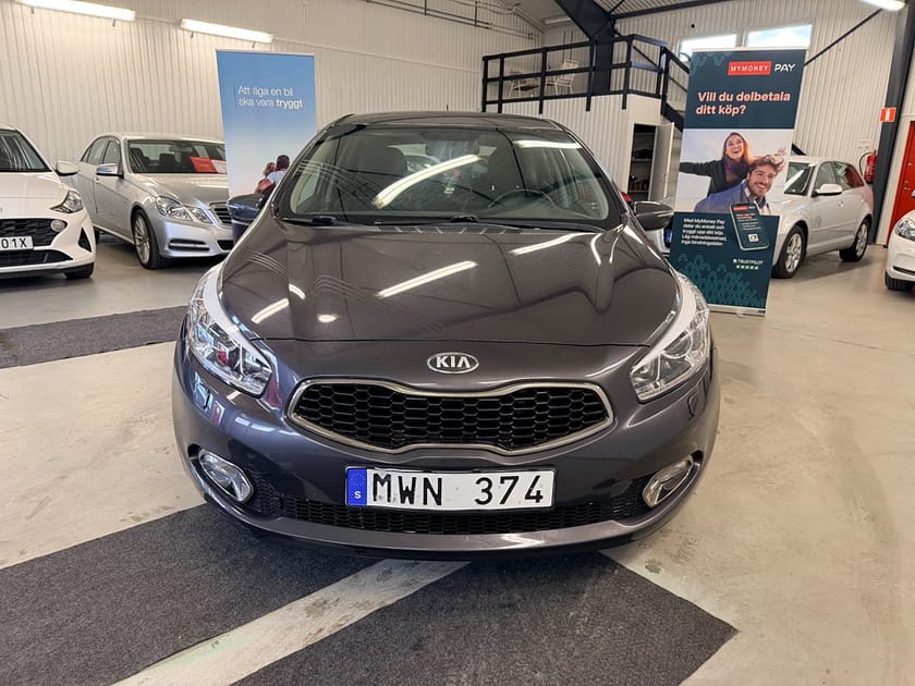 Bild 2 av Kia cee'd cee´d 1.6 CRDi Manuell, 128hk EX Comfort * Välskött *