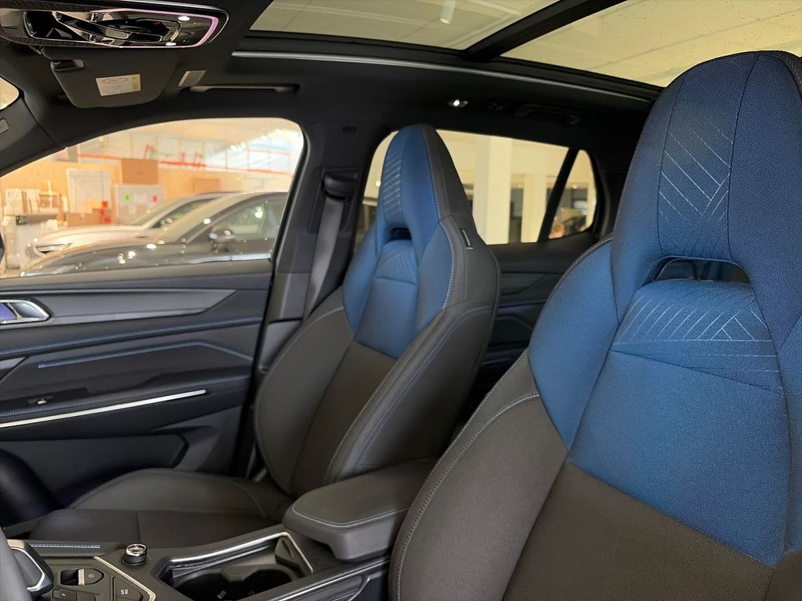 Lynk & Co 01 2023 - miniatyr 10