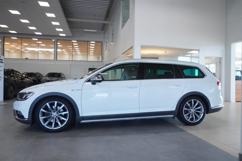 Bild 3 av Volkswagen Passat Alltrack 2.0 Värmare Drag Rattvärme Kurvljus
