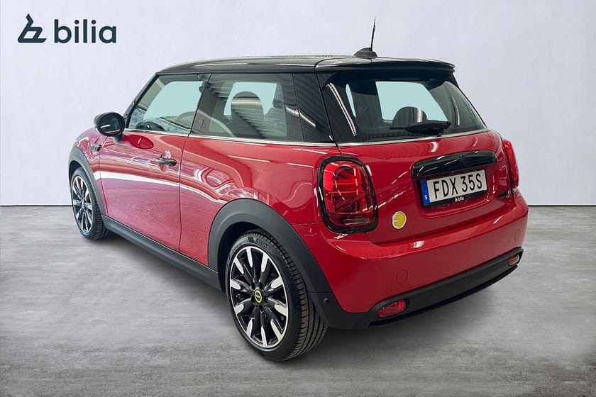 Bild 2 av MINI Cooper SE ELECTRIC / MAXIMISE / LÄDER / H/K / NAV / BACKKAMERA