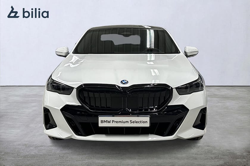 Bild 5 av BMW 530e xDrive M-Sport Pro | DEMOBIL | B&W | Panorama | Drag