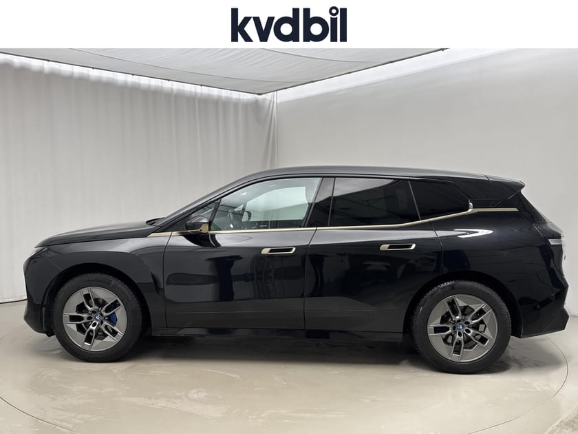 Bild 3 av BMW iX xDrive40 xDrive40, I20 (310hk) Luftfjädring Panorama H/K