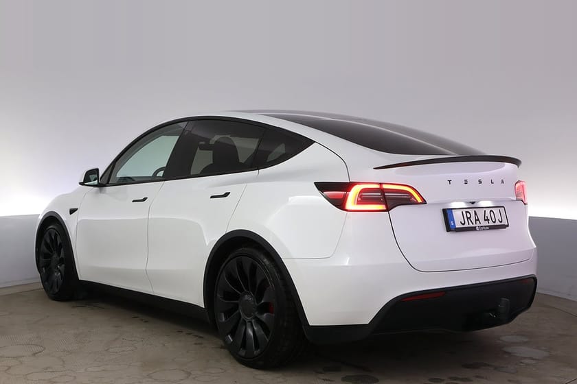 Bild 4 av Tesla Model Y Performance AWD Autopilot Pano Drag