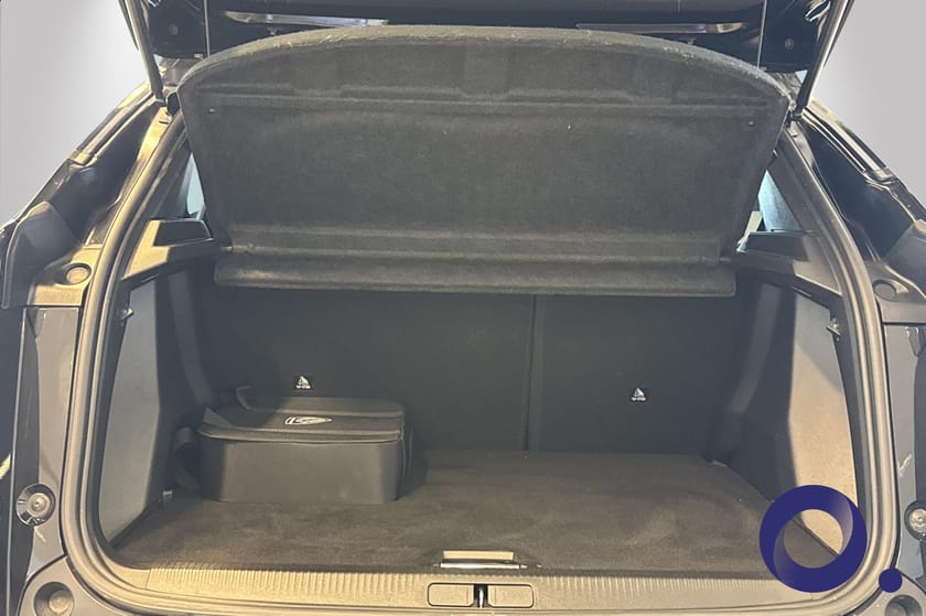 Bilde 5 av Peugeot e-2008 GT Facelift | ADAPTIV CRUISE, SOLTAK, CARPLAY, 360++