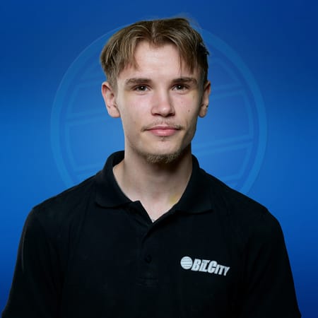 Oliver Ivanovic – servicerådgivare  