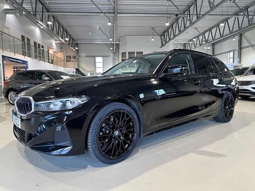 Bild 3 av BMW 320d Touring 320 Diesel MHEV Steptronic 190hk
