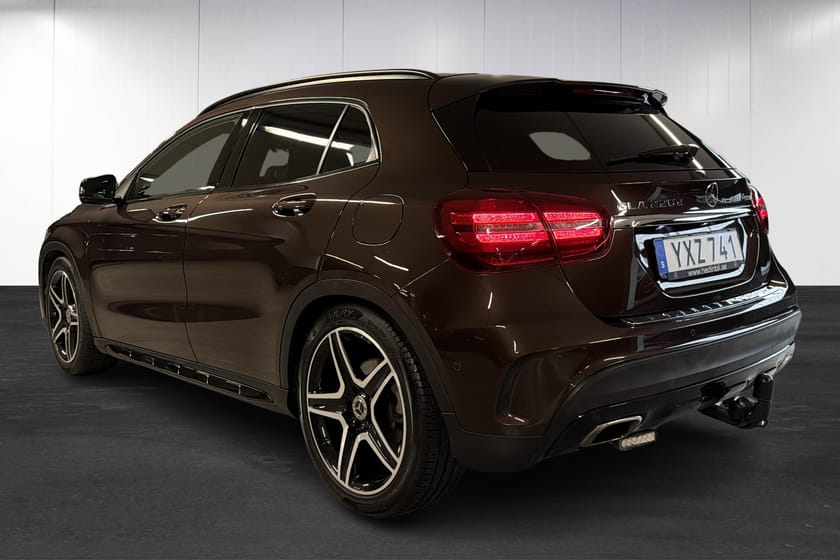 Bild 3 av Mercedes-Benz GLA 220 d 4MATIC AMG Panorama Värmare