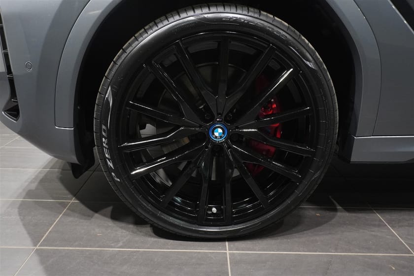 Bild 3 av BMW X6 M60i xDrive M Sport Pro B W Sky Lounge Drag DAP 22