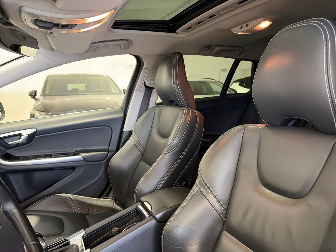 Volvo V60 2015 - miniatyr 15