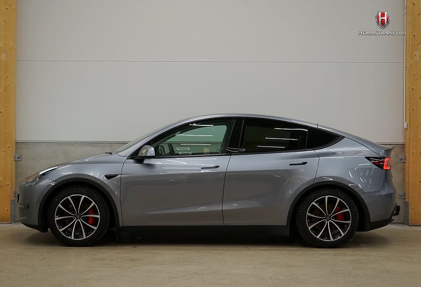 Bild 1 av Tesla Model Y Performance 534hk Drag Värmepump Rattvärme