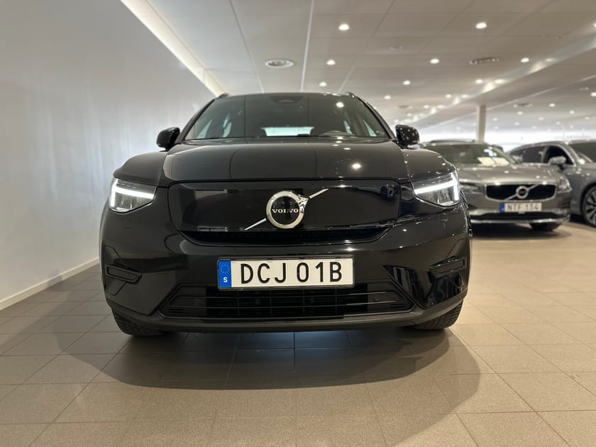 Bild 2 av Volvo XC40 Recharge Single Motor Core, Backkamera, Rattvärme, Baklucka elmanövrerad.