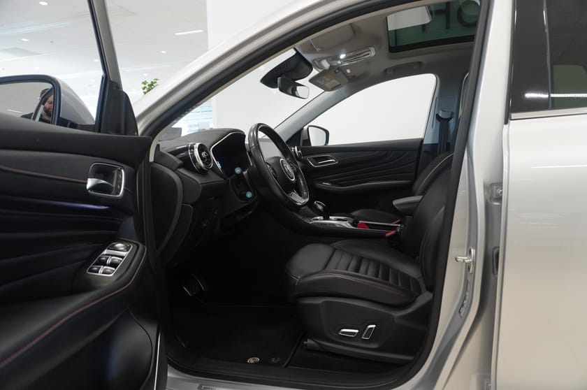 Bild 2 av MG EHS PHEV Luxury Medal Silver