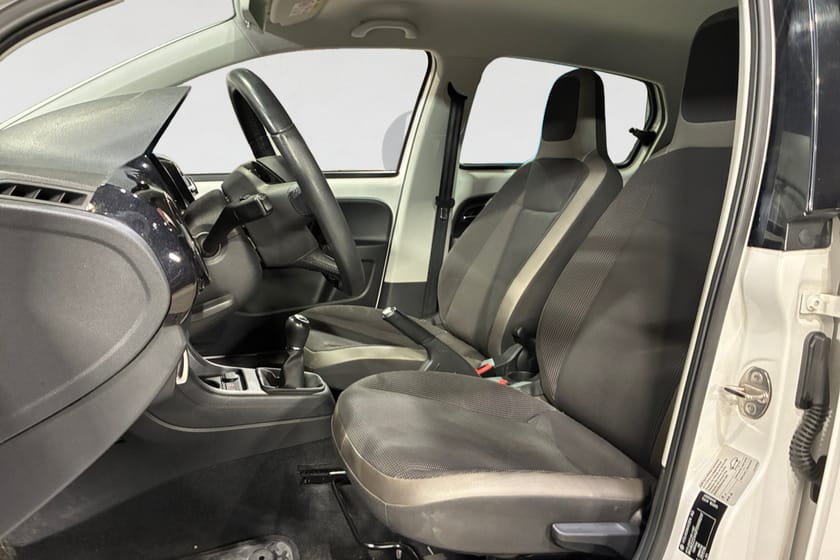 Bild 3 av Volkswagen up! 1.0 MPI 75HK PDC FARTHÅLLARE 7400MIL 360KR/ÅR 0.39L/MIL