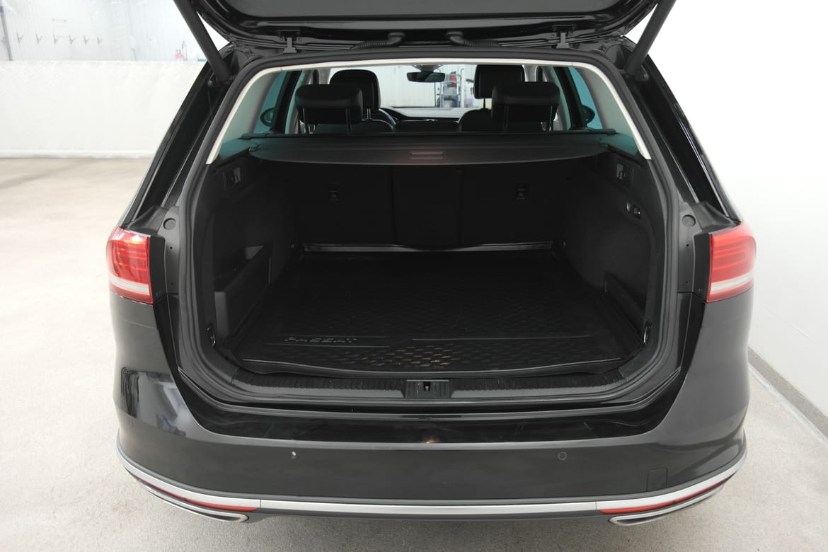 Volkswagen Passat 2018 - miniatyr 18