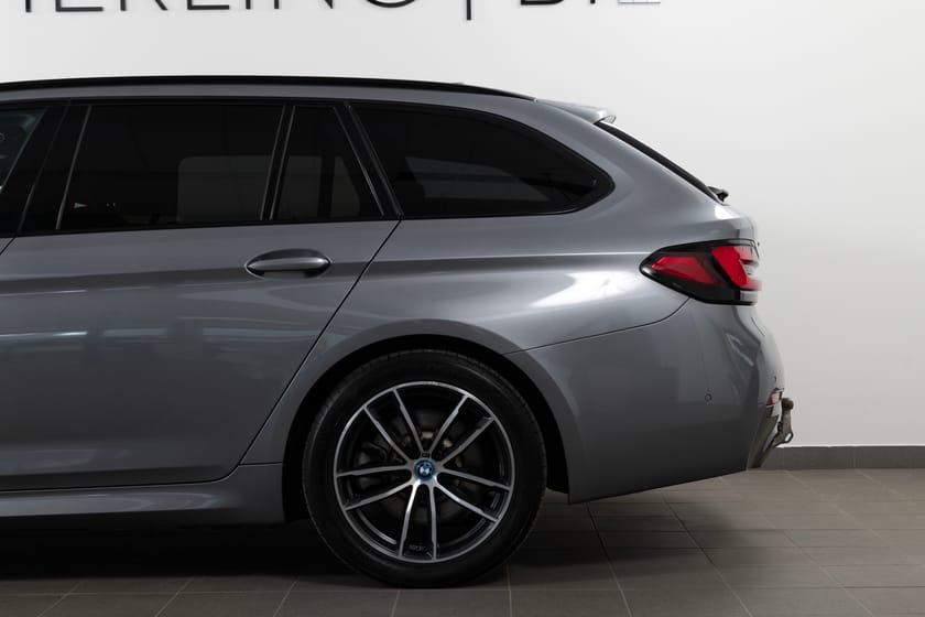 Bild 5 av BMW 530e xDrive Touring Steptronic 292hk Shadowline/HiFi/Drag