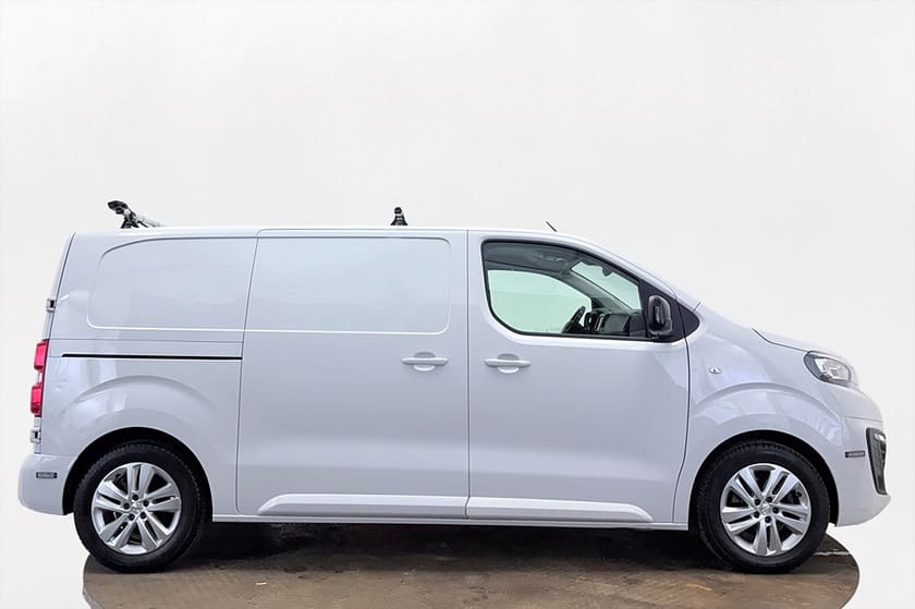 Bild 5 av Peugeot e-Expert 75 kWh L2H1 2xSidodörr Drag Navi Kamera 3-sits CCS