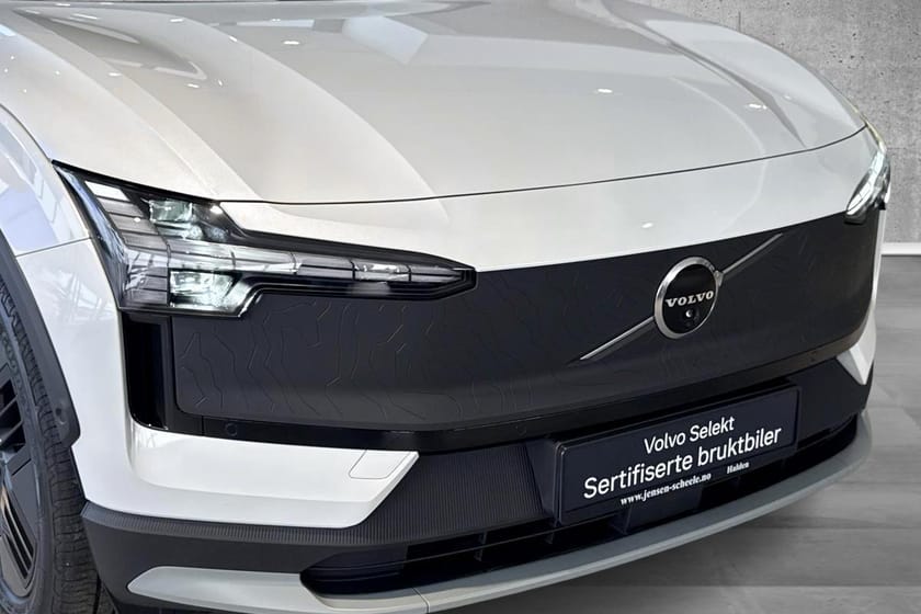 Bilde 3 av Volvo EX30 Cross Country Twin Motor Performance M. Ultra - H&K, 360°, Soltak