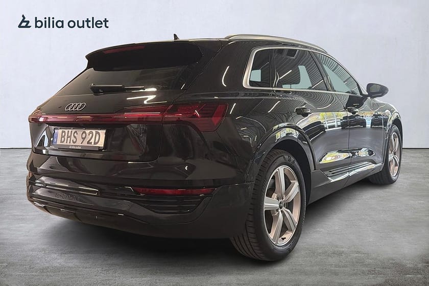 Bild 4 av Audi Q8 55 e-tron quattro Helskinn Backkamera Elstolar Dragkrok