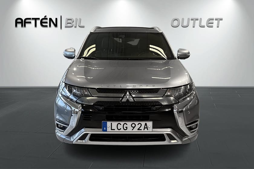 Bild 3 av Mitsubishi Outlander PHEV 2.4 AWD 224hk  Business Drag Carplay 360° Skinn
