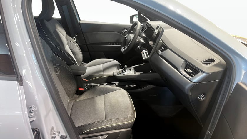 Bild 3 av Renault Captur TECHNO MILDHYBRID 140 EDC