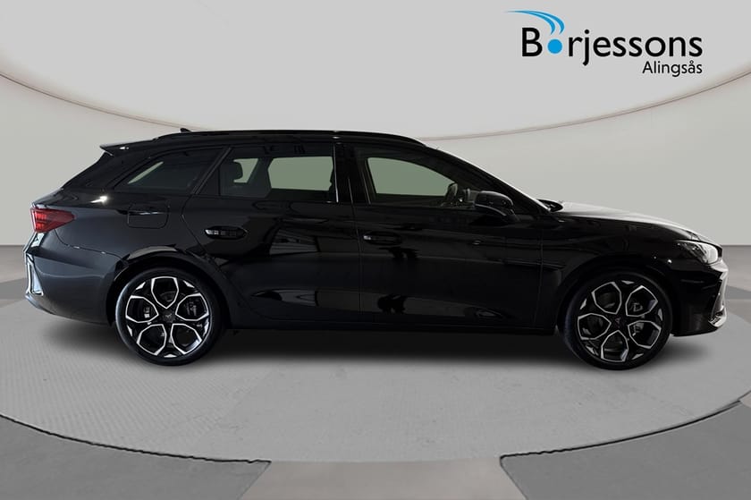 Bild 2 av CUPRA Leon Sportstourer e-Hybrid 204hk Ultimate *KAMPANJ