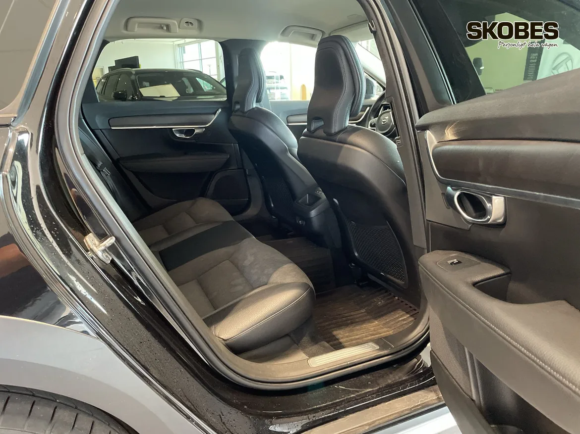 Volvo V90 Cross Country