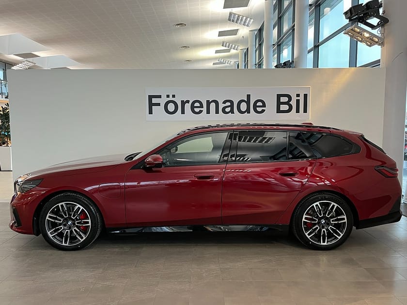 Bild 3 av BMW 530e xDrive Touring Touring M Sport Pro H/K Dragkrok