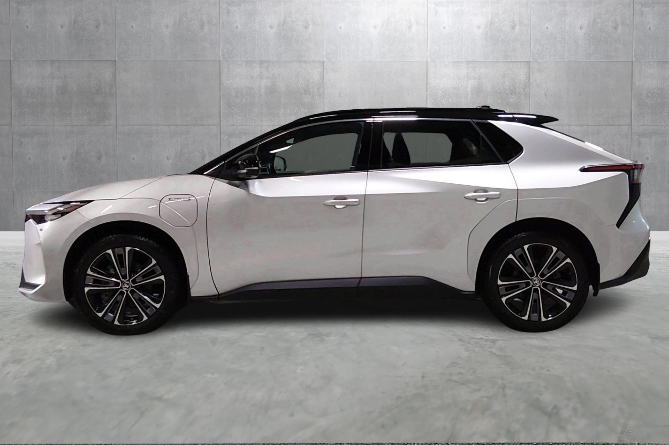 Thumnail bilde 1 av Toyota bZ4X