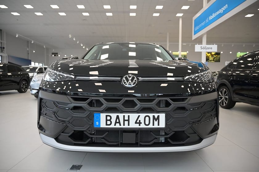 Bild 3 av Volkswagen T-Roc 1.5 eTSI 150 hk *LAGERKAMPANJ!*