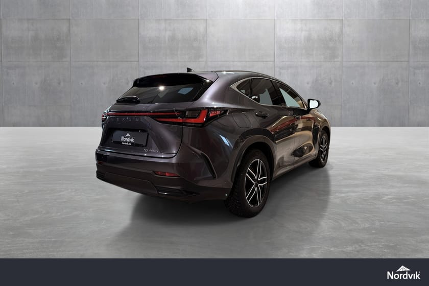 Bilde 4 av Lexus NX 450h+ Executive Tech / Firehjulstrekk / Skinn