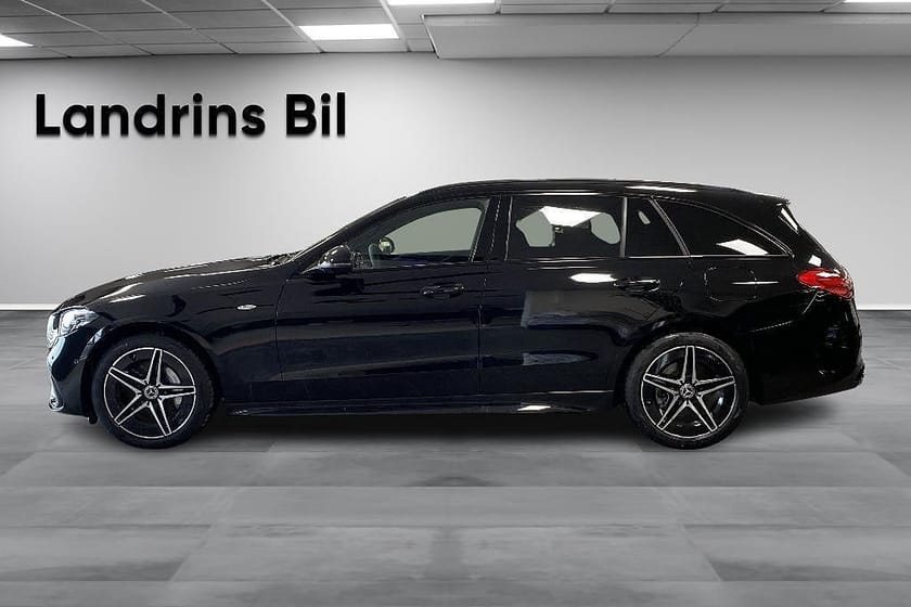 Bild 4 av Mercedes-Benz C 300 T de 4MATIC 4-Matic AMG Night Drag / DEMOBIL