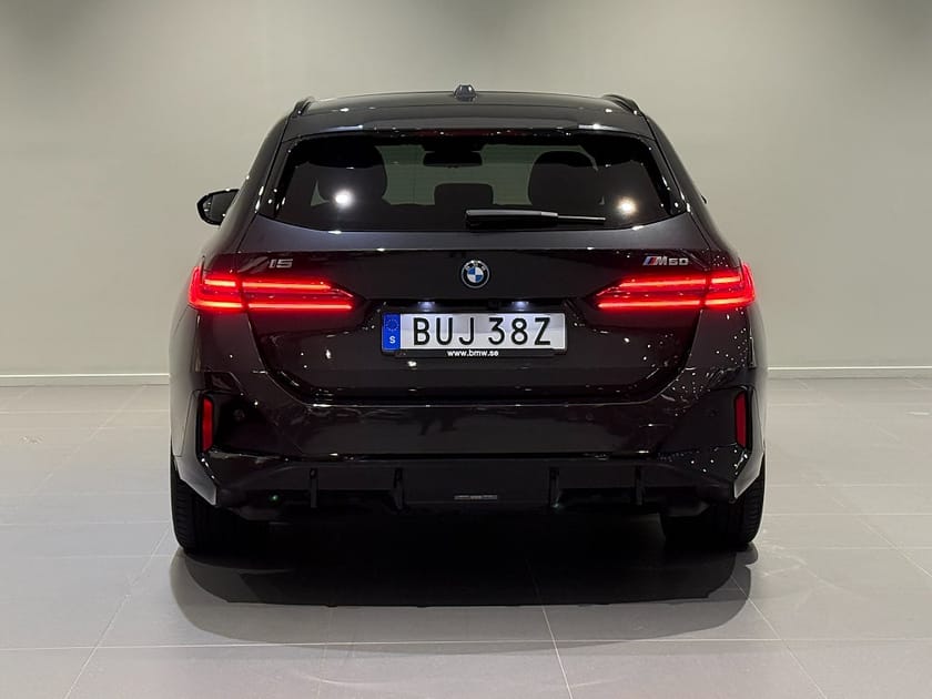 Bild 4 av BMW i5 M60 xDrive Touring M Sport Pro Panorama B&W Drag HUD