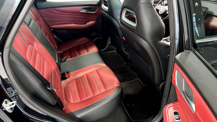 Bild 5 av MG EHS PHEV LUXURY | |